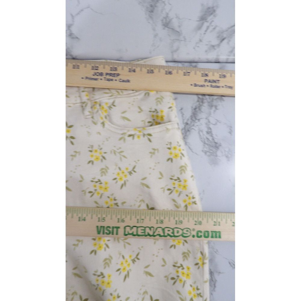 Judy Blue All‎ Over Floral Yellow Print Mid Rise Denim Shorts Stretch Size 1XL - Picture 8 of 13